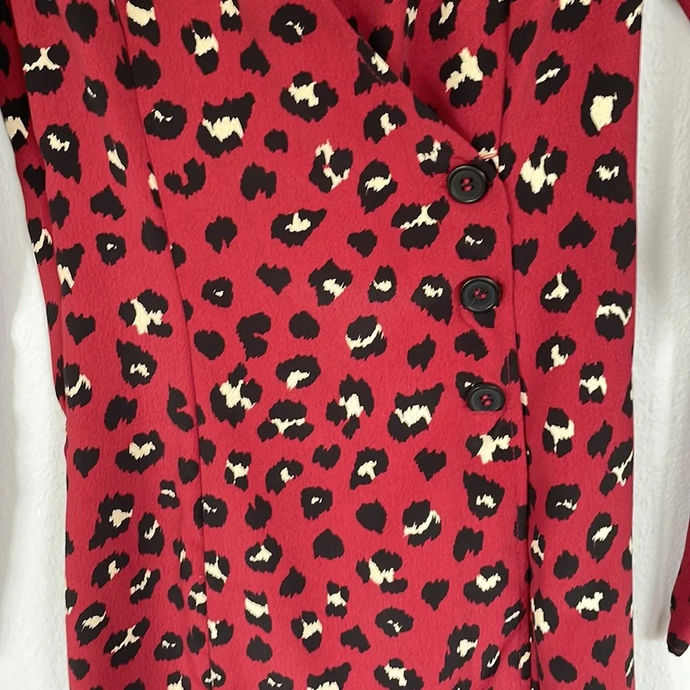 H&M maroon leopard print long sleeve wrap dress size 0
